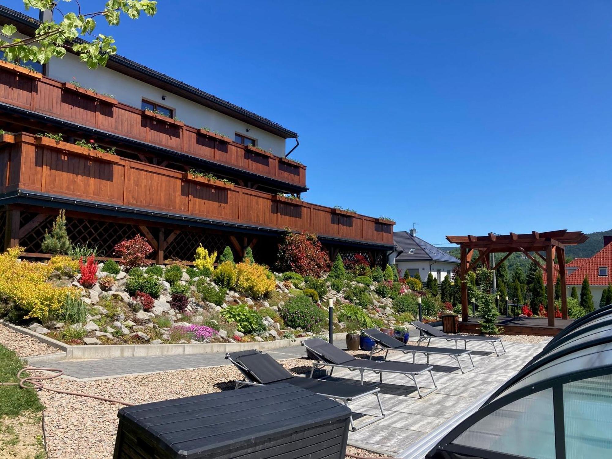 Apartamenty Black Lion Pcim Exterior photo